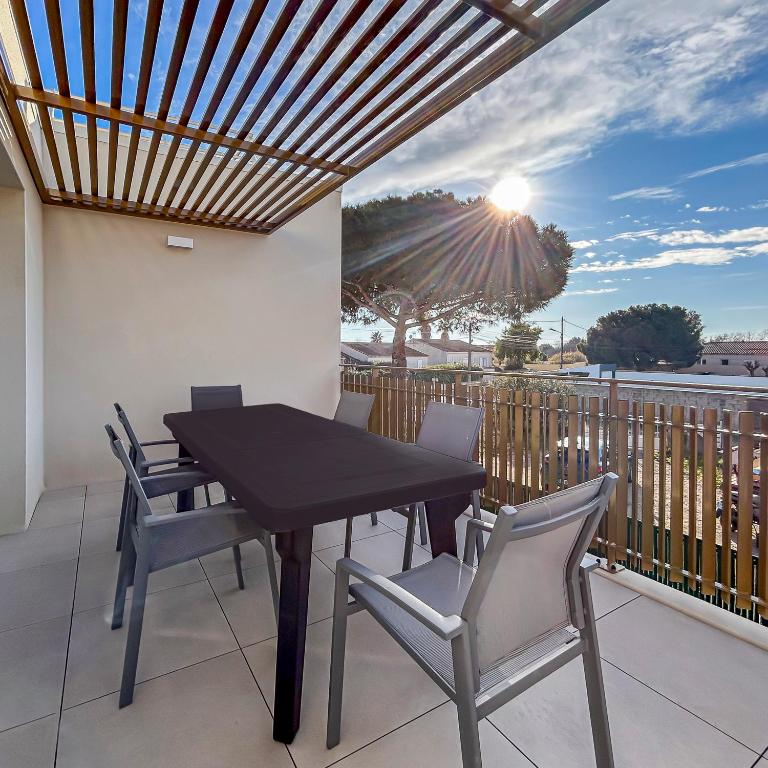 Grande Terrasse & Parking - à Vias - Appartement 3 Chambres - 1