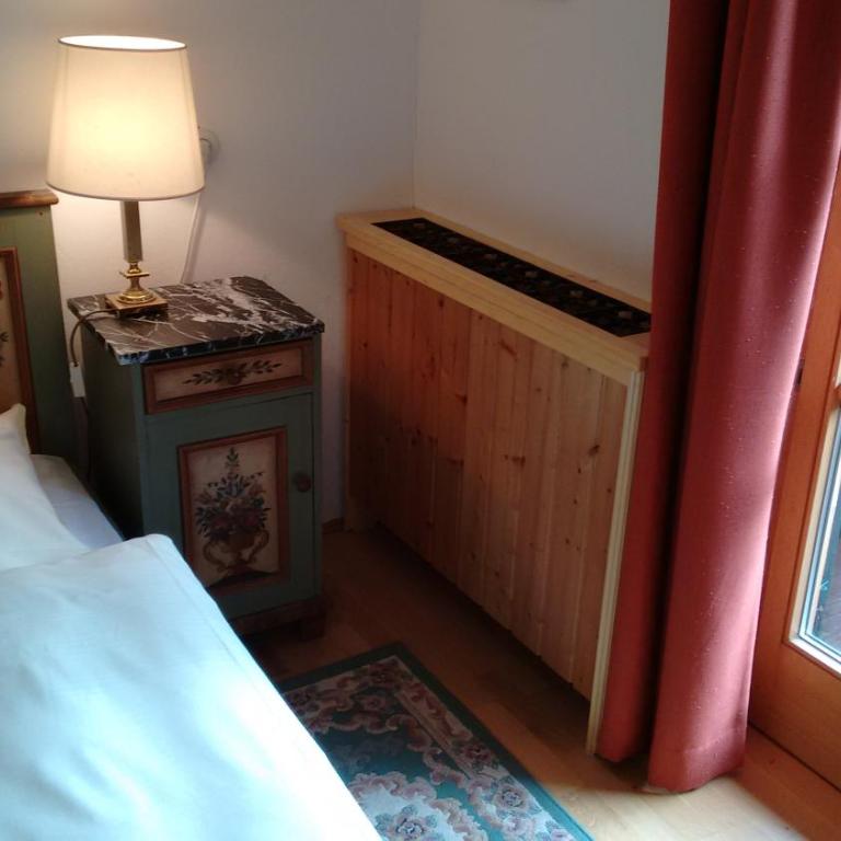 Alpengasthof Madlbauer - Standard Doppelzimmer mit eigenem Bad außerhalb des Zimmers - 12