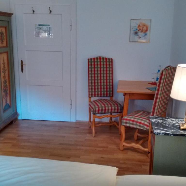 Alpengasthof Madlbauer - Standard Doppelzimmer mit eigenem Bad außerhalb des Zimmers - 16