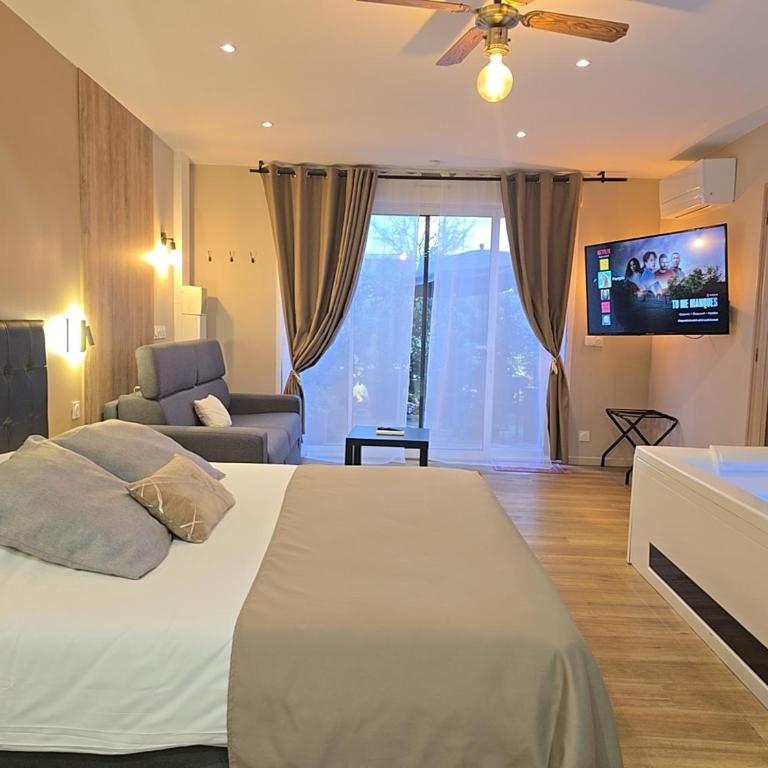 Appart Hotel Spa Perpignan - Suite Deluxe avec Baignoire Spa - 2