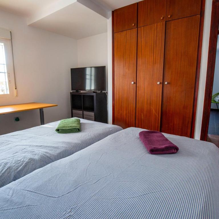 Beautiful open 3 bed apartment - Three-Bedroom Apartment - 17