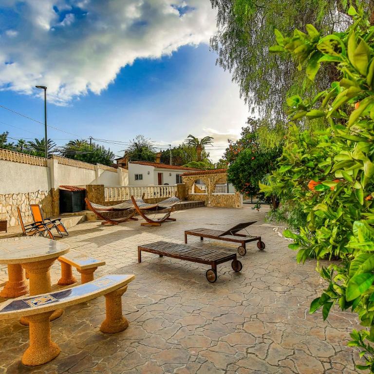 Beautiful open 3 bed apartment - Three-Bedroom Apartment - 60