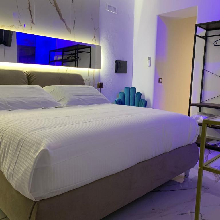 Bellini Luxury Suite Superior - Deluxe Queen Room - 5