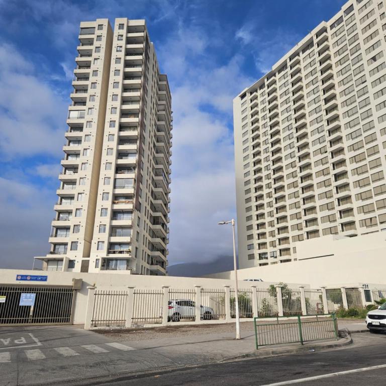 Cómodo departamento sector norte arriendo por dia Edificio Velas del norte 1 - Apartamento de 2 dormitorios - Frente al océano - 2