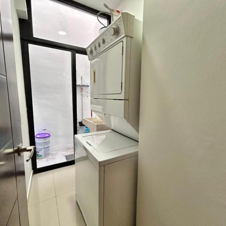 Depa near zona dorada and malecón by G P S rentas - Two-Bedroom Apartment - 10
