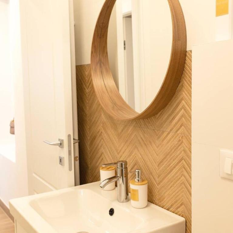 Casa Maria - Quiet Courtyard Apartment near Porta Nuova Station & City Center - Appartamento con 2 Camere da Letto e Balcone - 14