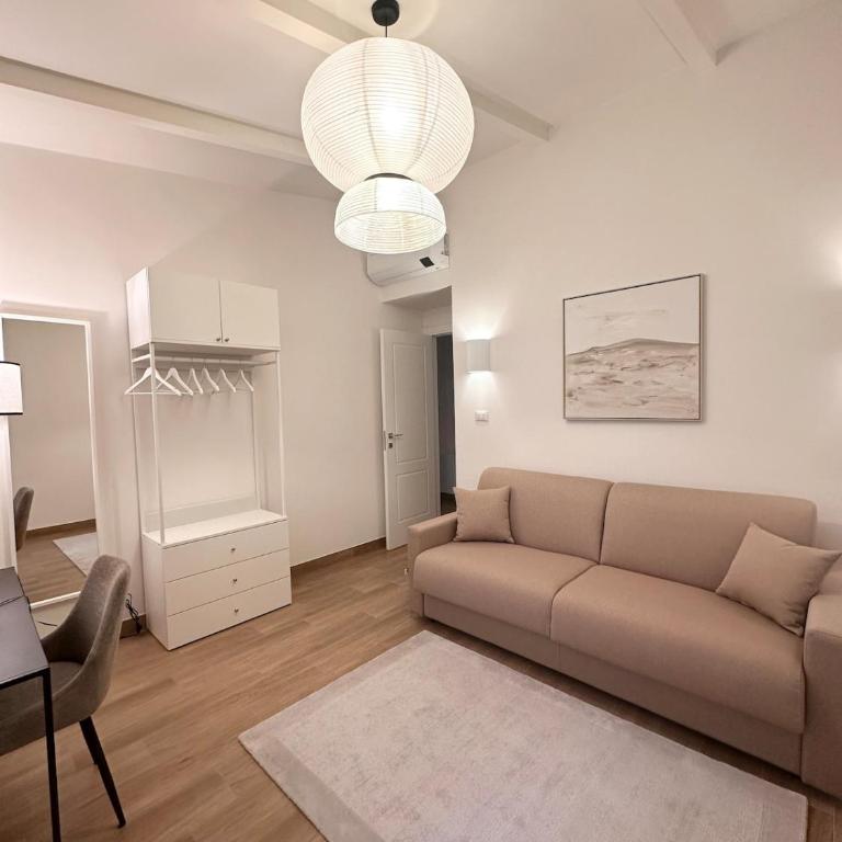Casa Maria - Quiet Courtyard Apartment near Porta Nuova Station & City Center - Appartamento con 2 Camere da Letto e Balcone - 11