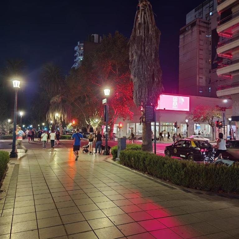 A media cuadra de la principal Av Boulevard Oroño! ALOJAMIENTOS ROSARIO! - Apartamento de 1 dormitorio - 52