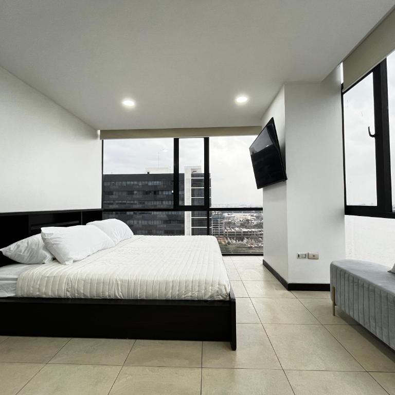 Suite Esquinera con Vista al Rio Puerto Santa Ana, Guayaquil - One-Bedroom Premium Apartment - 6