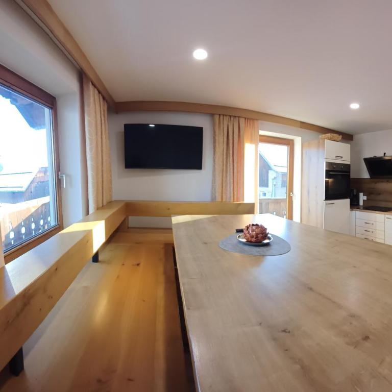 Ferienwohnungen Guglhof Mariapfarr - Apartment mit 3 Schlafzimmern und Balkon - 10