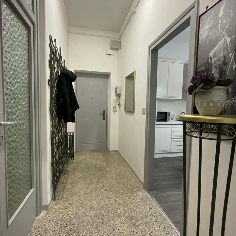 Pretty Holiday House - Two-Bedroom Apartment - 5