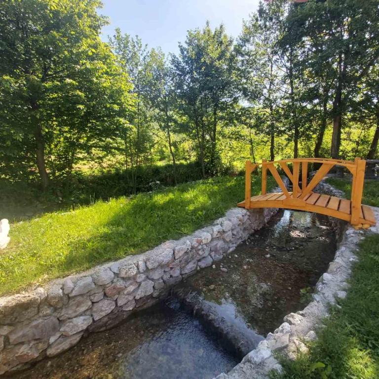 Vikendica, Bazen, Šedrvan, Rafting na Uni, Quad - Four-Bedroom House - 54