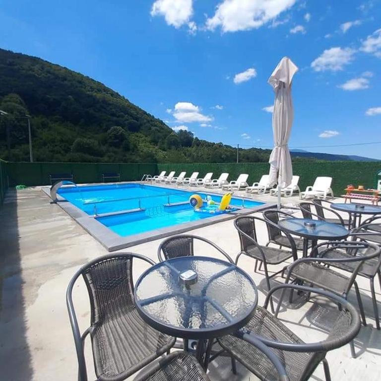 Vikendica, Bazen, Šedrvan, Rafting na Uni, Quad - Four-Bedroom House - 53