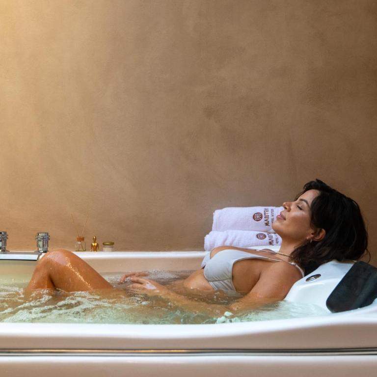 Mantra Hotel Boutique - Suite Deluxe con bañera de hidromasaje - 11