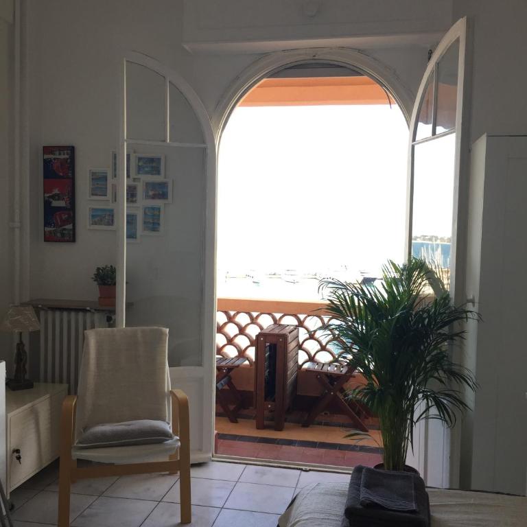 Amazing View Port Golfe-Juan and Garage - Studio - Vue sur Mer - 18