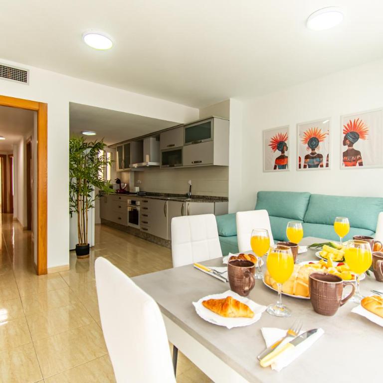 Avenida Principal junto a la playa y centro de Águilas - by Aloha Palma - Apartamento de 3 dormitorios - 1