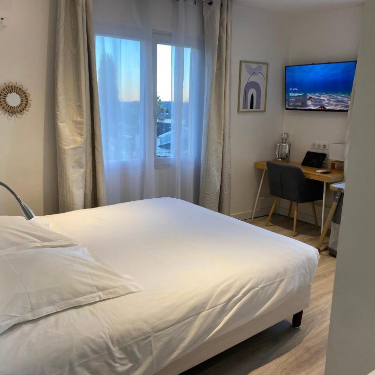 La Bastide Gourmande - Suite - Vue sur Montagne - 3