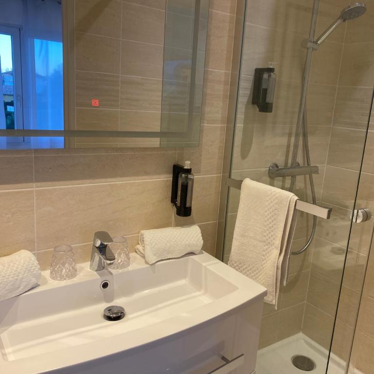 La Bastide Gourmande - Suite - Vue sur Montagne - 4
