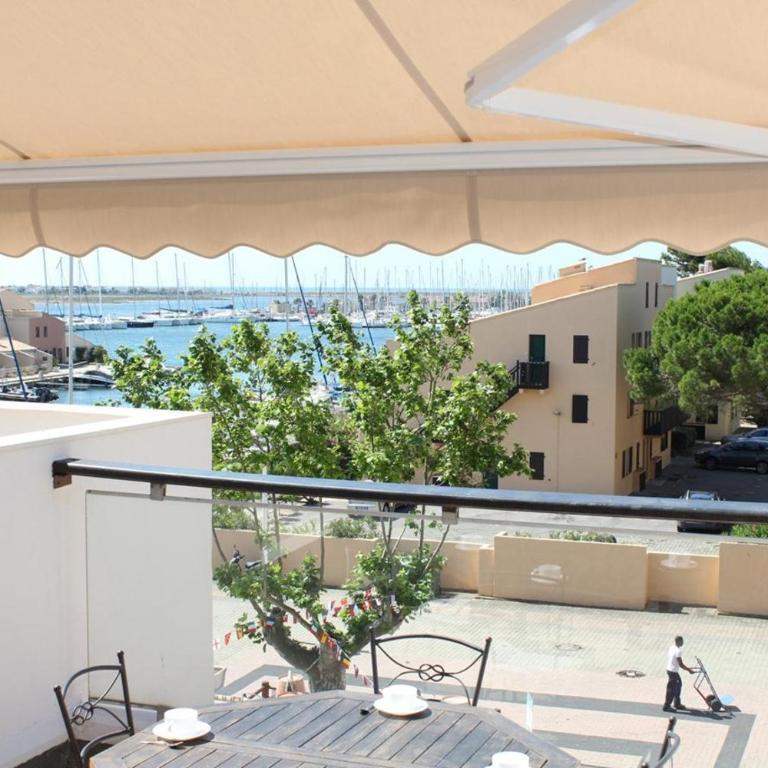 Appartement avec grande terrasse vue panoramique GN400-024 - Appartement 3 Chambres - 1