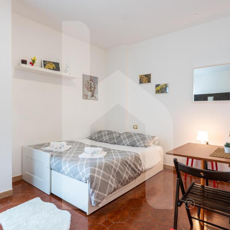 Homiday - Il Giardino --1 min Ospedale Cisanello--AEROPORTO FREE PARKING-- - Camera Matrimoniale con Bagno Privato - 5