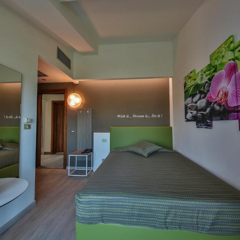 Hotel Ideal - Camera Singola Deluxe con Balcone e Vista Lago - 4