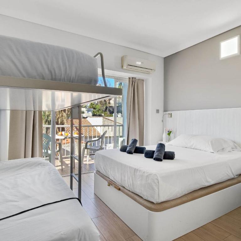 Carihuela Palace 417 By IVI Real Estate - Estudio con balcón - 11