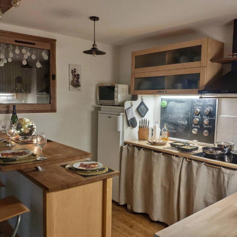 La Cabane appartement centre village avec terrasse jardin cinéma - Appartamento - 17