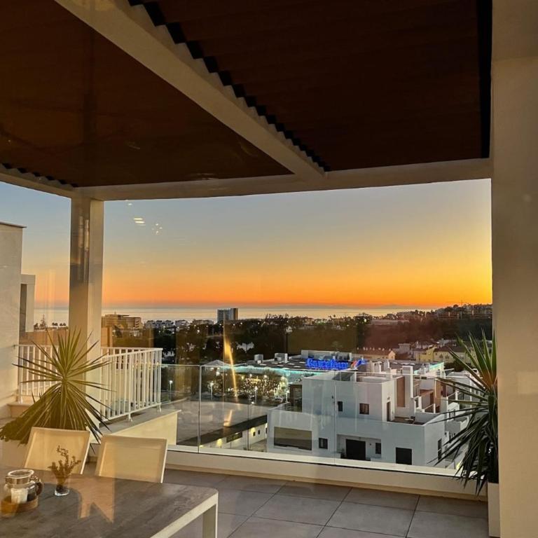 Luxury 4-Bedroom Penthouse with Panoramic Sea Views in La Cala de Mijas - Apartamento - 35