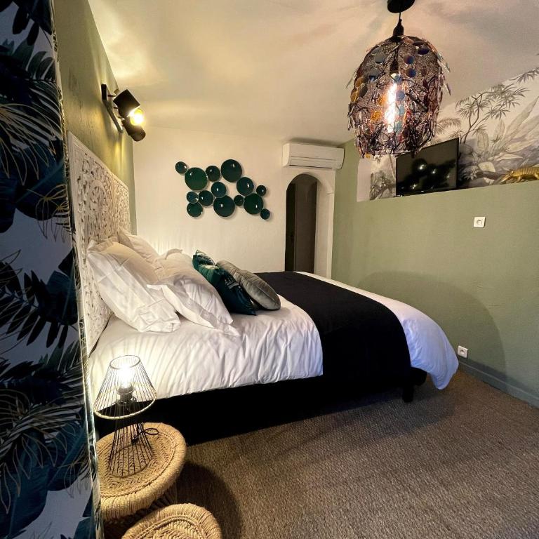 Le mas de Camassade - Suite Lit King-Size - Vue sur Piscine - 2