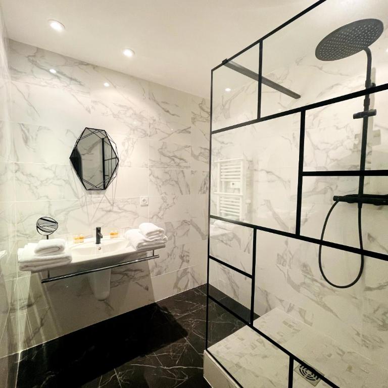 Le mas de Camassade - Chambre Familiale avec Salle de Bains Privative - 2