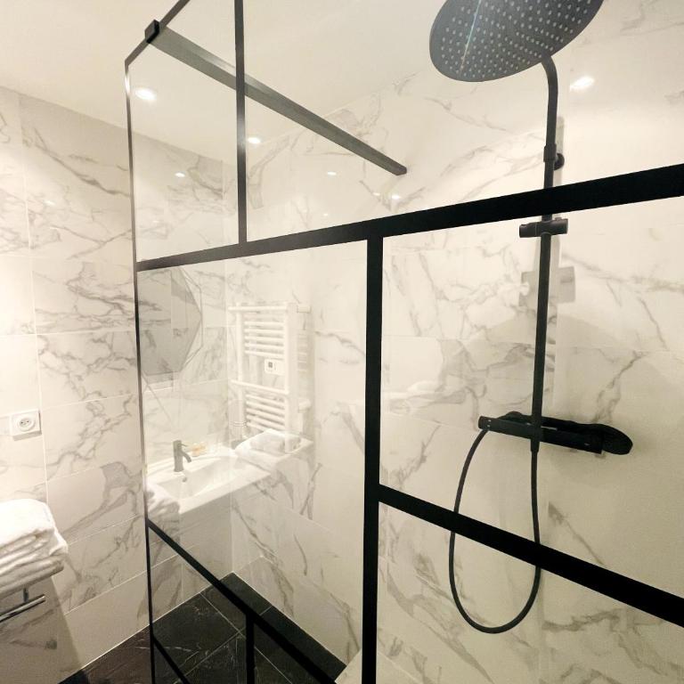 Le mas de Camassade - Chambre Familiale avec Salle de Bains Privative - 1
