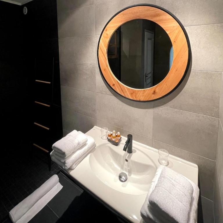 Le mas de Camassade - Suite Lit King-Size - Vue sur Piscine - 4