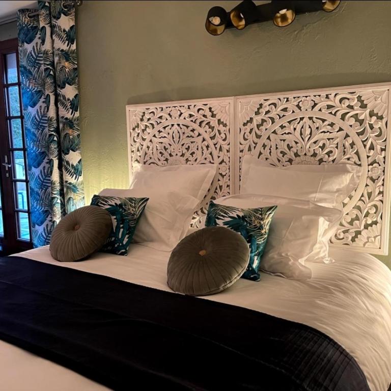 Le mas de Camassade - Suite Lit King-Size - Vue sur Piscine - 6