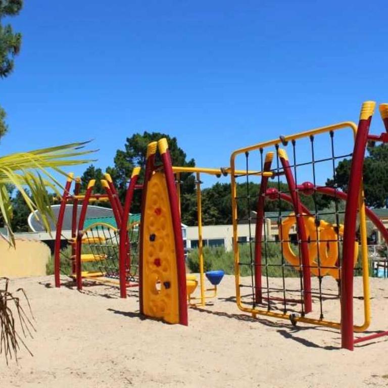 ZEcamping 4 étoiles 2km plage piscine chauffée animaux acceptés club enfant - Chalet - 20