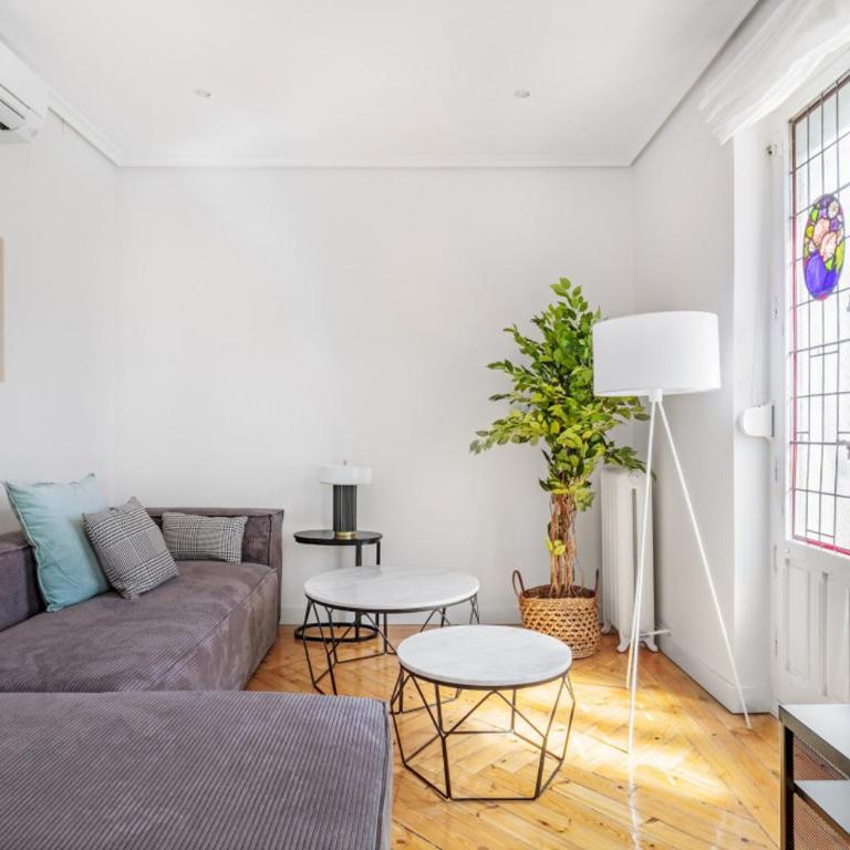 Refurbished and Bright-4Bedrooms 2Bathrooms - Goya - Apartment - 2