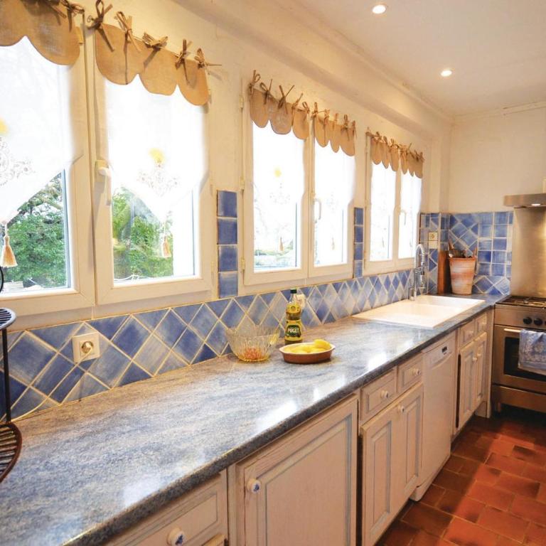 Awesome Home In St Marcellin L Vaison - Maison de Vacances 7 Chambres - 13