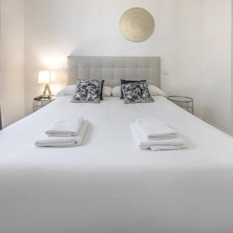 Modern Refurbished - 3Bedrooms 2Bathrooms - Goya - Three-Bedroom Apartment - 3