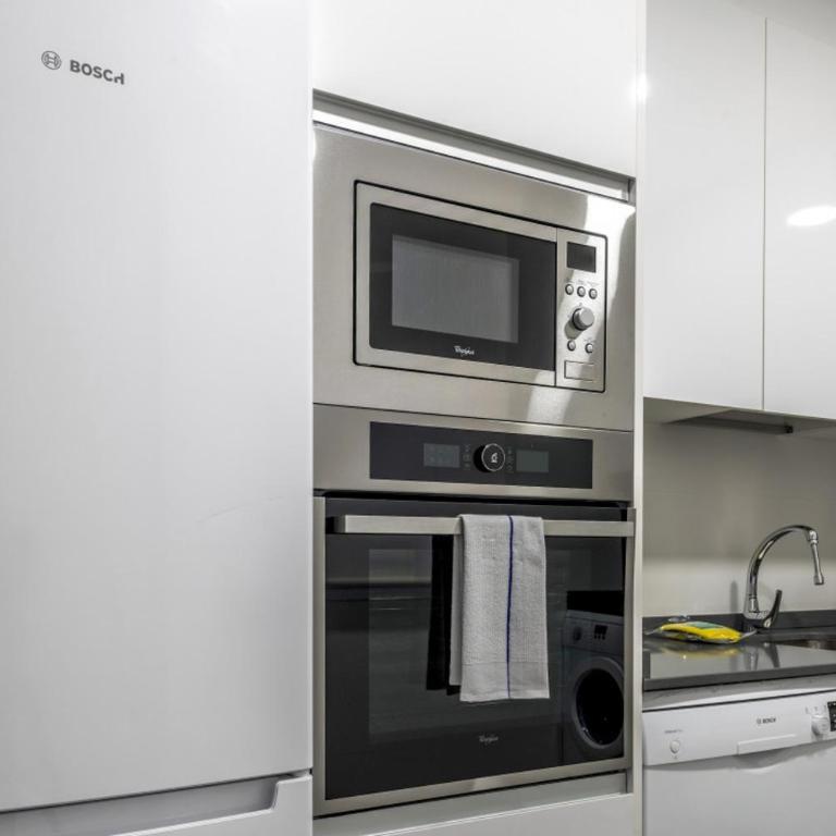 Modern Refurbished - 3Bedrooms 2Bathrooms - Goya - Three-Bedroom Apartment - 6