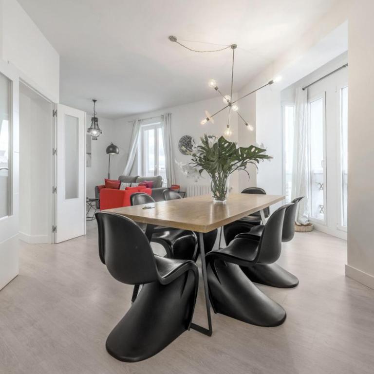 Modern Refurbished - 3Bedrooms 2Bathrooms - Goya - Three-Bedroom Apartment - 10