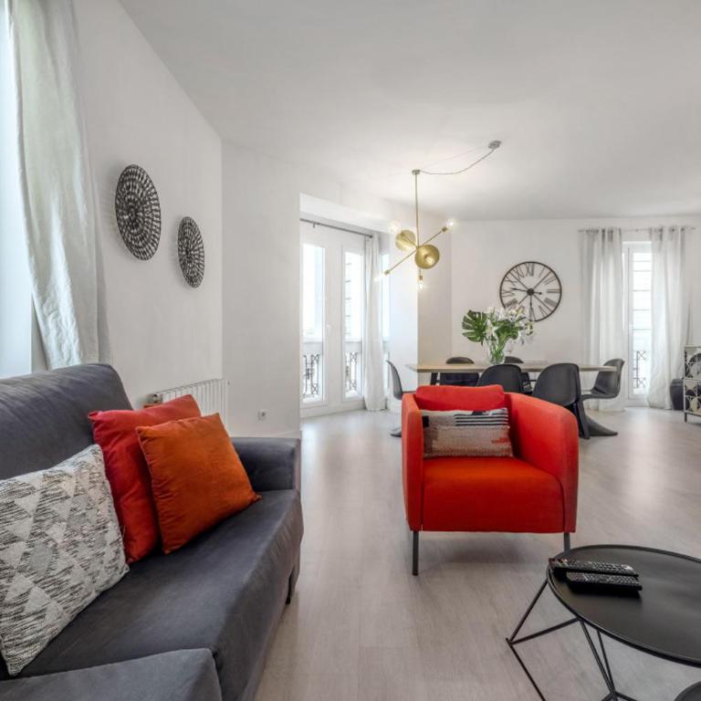 Modern Refurbished - 3Bedrooms 2Bathrooms - Goya - Three-Bedroom Apartment - 15