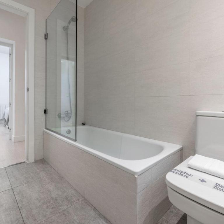 Modern Refurbished - 3Bedrooms 2Bathrooms - Goya - Three-Bedroom Apartment - 21