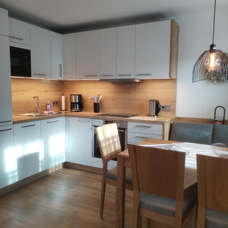 Ferienwohnung Bergkristall - Apartment mit Blick auf die Berge - 1
