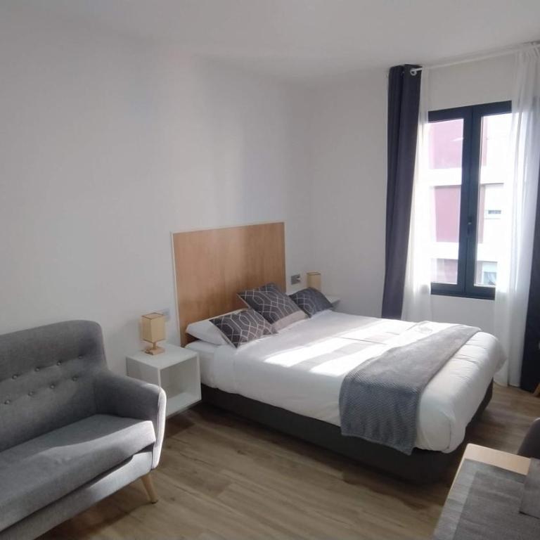 Apartamentos Recunchos - Estudio con 1 cama grande - 3