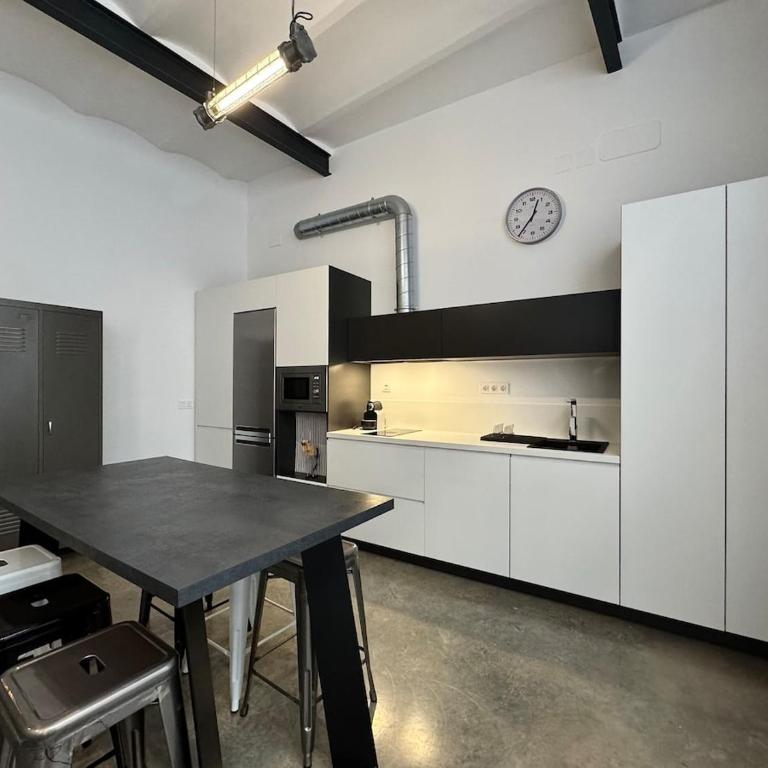 06 Alameda Luxury - One-Bedroom Apartment - 4