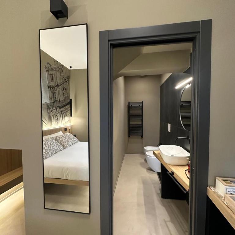 L'Opera - Luxury Apartment - Deluxe Double Room with Shower - 6