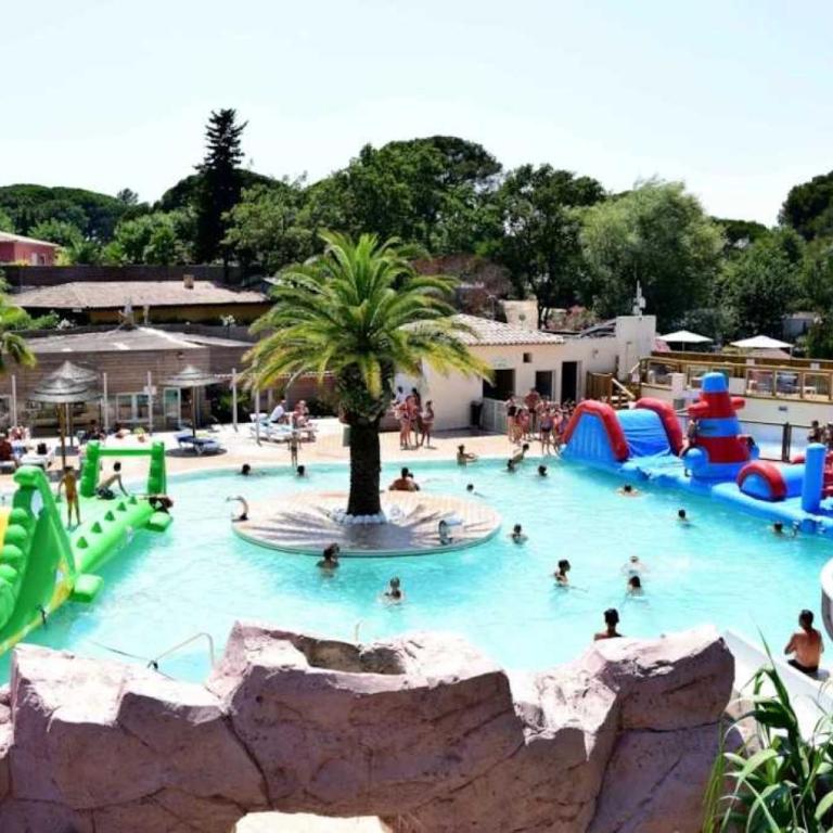 ZEcamping 3 étoiles avec parc aquatique - 3km des plages - Mobilheim mit 3 Schlafzimmern - 3