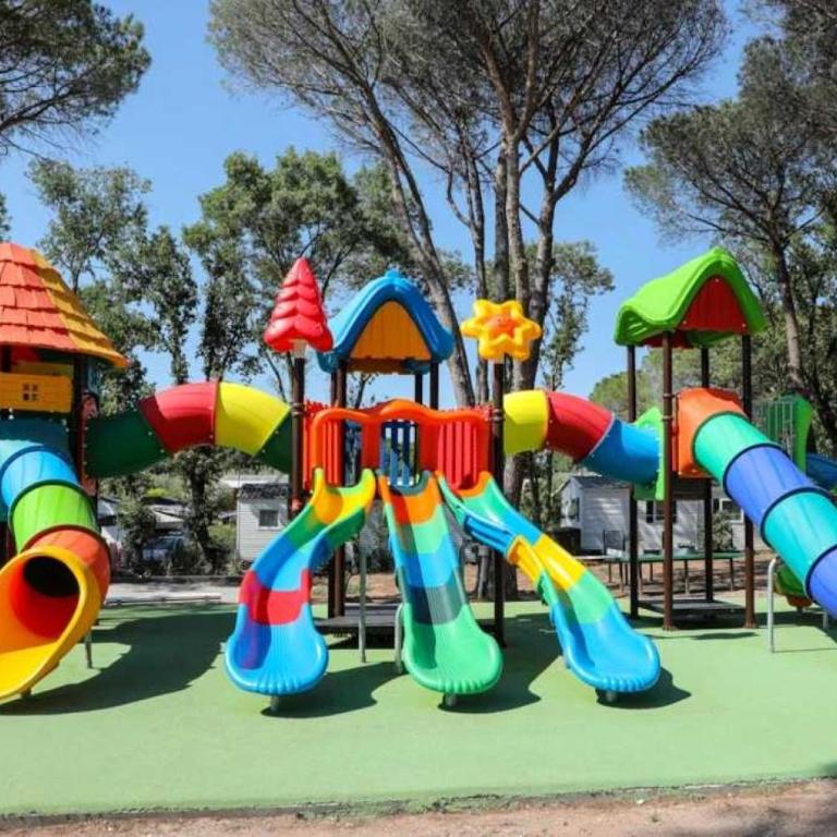ZEcamping 3 étoiles avec parc aquatique - 3km des plages - Mobilheim mit 3 Schlafzimmern - 11