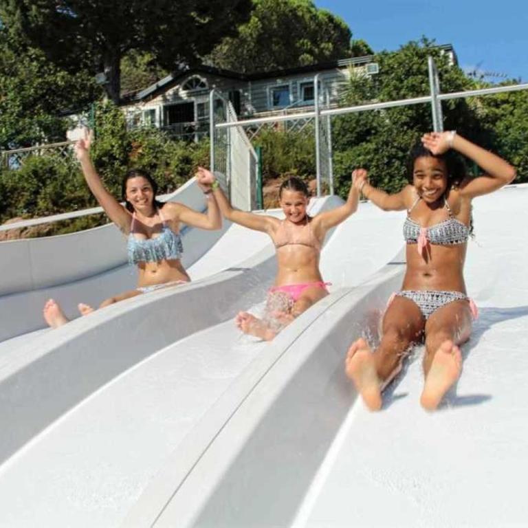 ZEcamping 3 étoiles avec parc aquatique - 3km des plages - Mobilheim mit 3 Schlafzimmern - 13