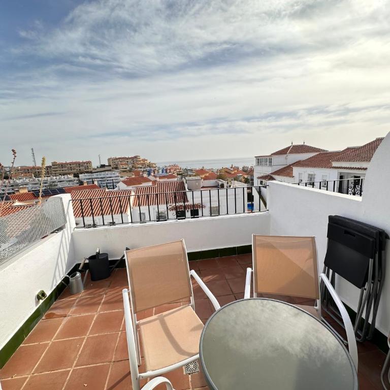 Nuestro Atico con vistas al Mar Terraza, Piscina y Parking - Apartamento de 1 dormitorio con balcón y vistas al mar - 2