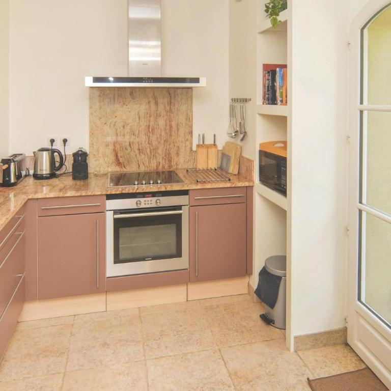 Amazing Home In Saint Remy De Provence - Three-Bedroom Vacation Home - 1